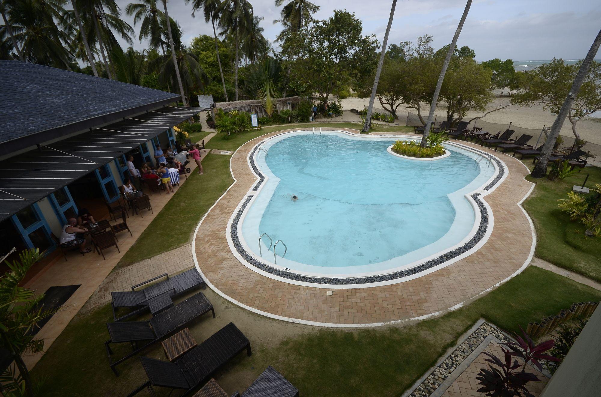 Vista Piscina Microtel By Wyndham Puerto Princesa