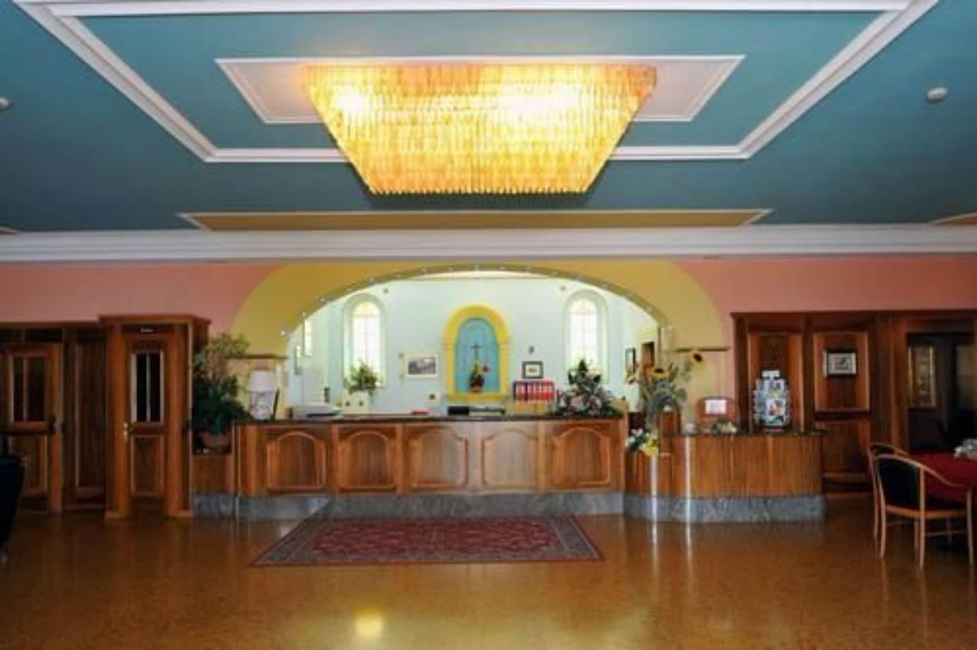 Vista Lobby Park Hotel Jolanda