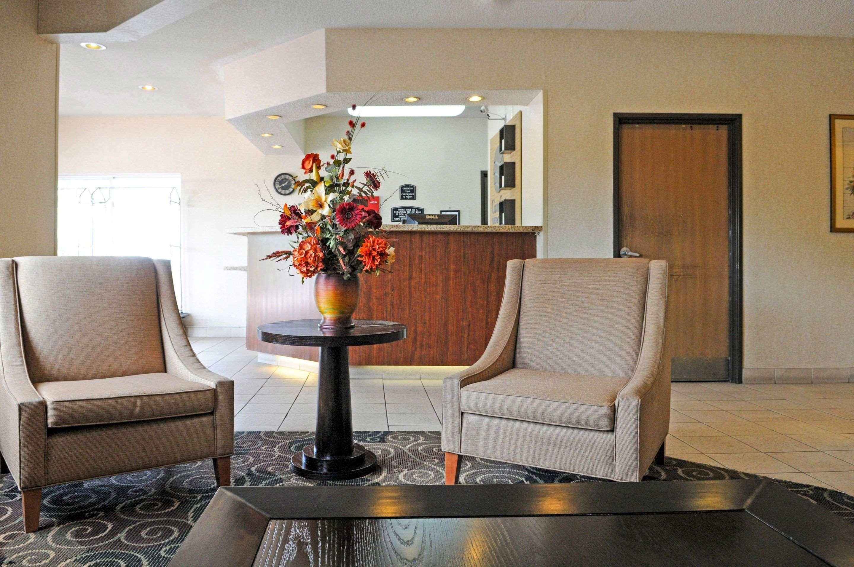 Vista Lobby Comfort Inn & Suites Alameda at Albuquerque Balloon Fiesta Park