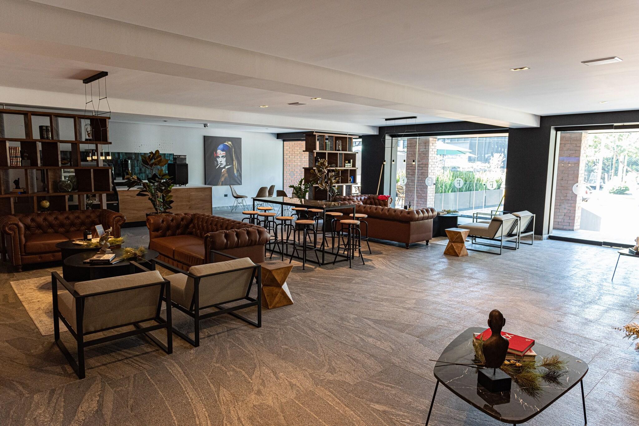 Vista Lobby Fulton Business Luxury Hotel