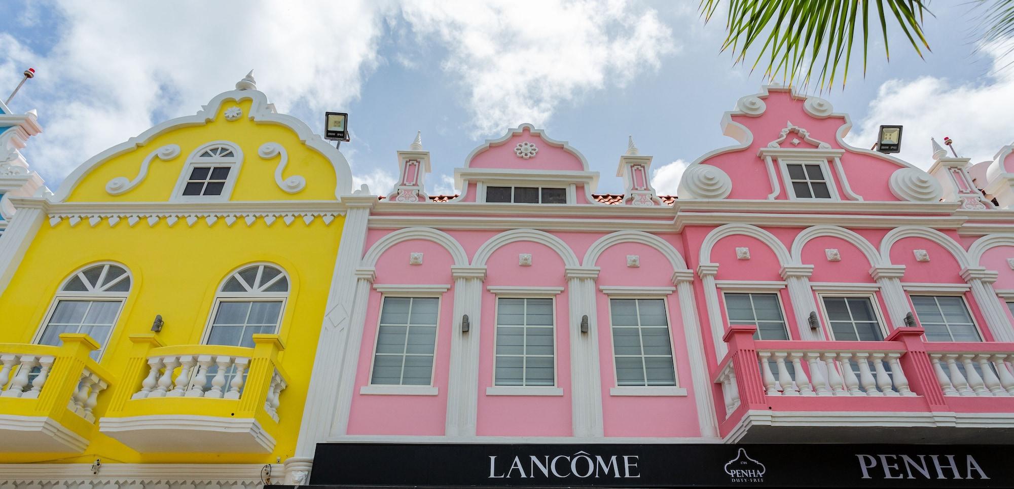 Vista Exterior Oranjestad City Suites