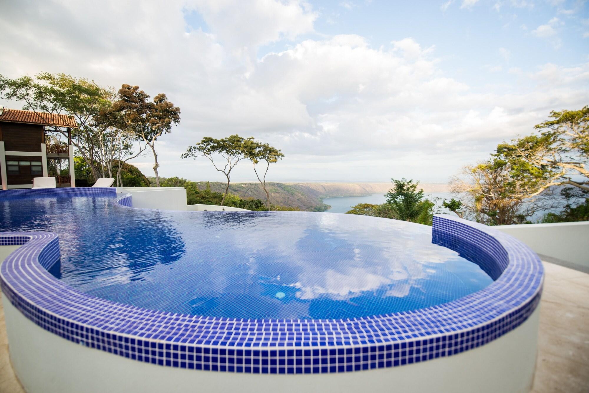 Vista Piscina Pacaya Lodge & Spa