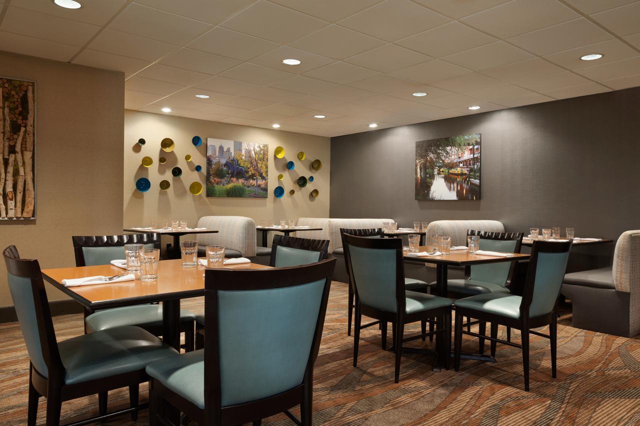 Restaurant Embassy Suites by Hilton Oklahoma City Will Rogers Airport