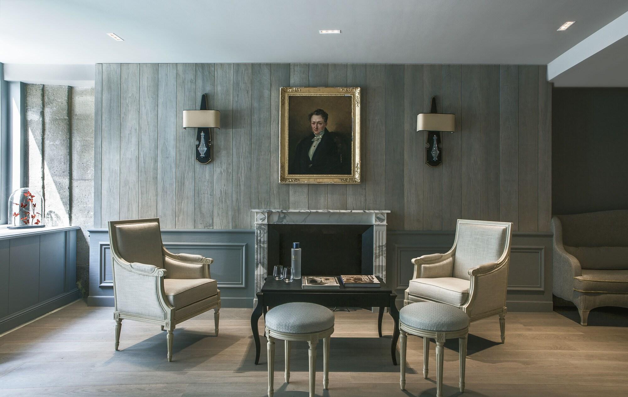 Vista Lobby Charles V