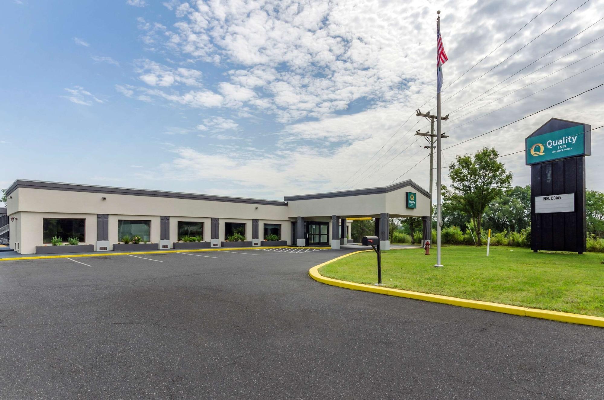 Vista Exterior Quality Inn Verona - Staunton North