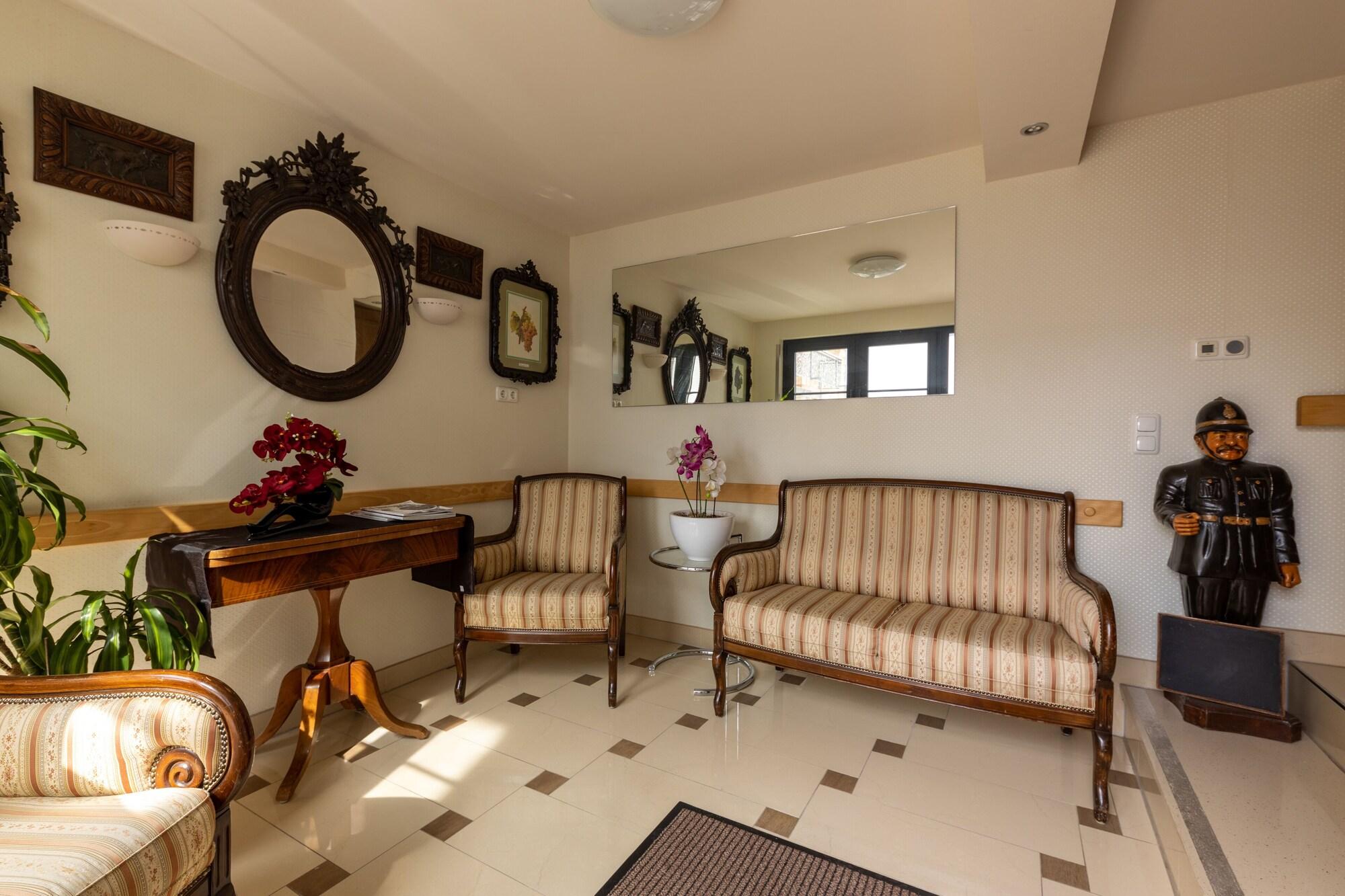 Vista Lobby Business Pension Gasper