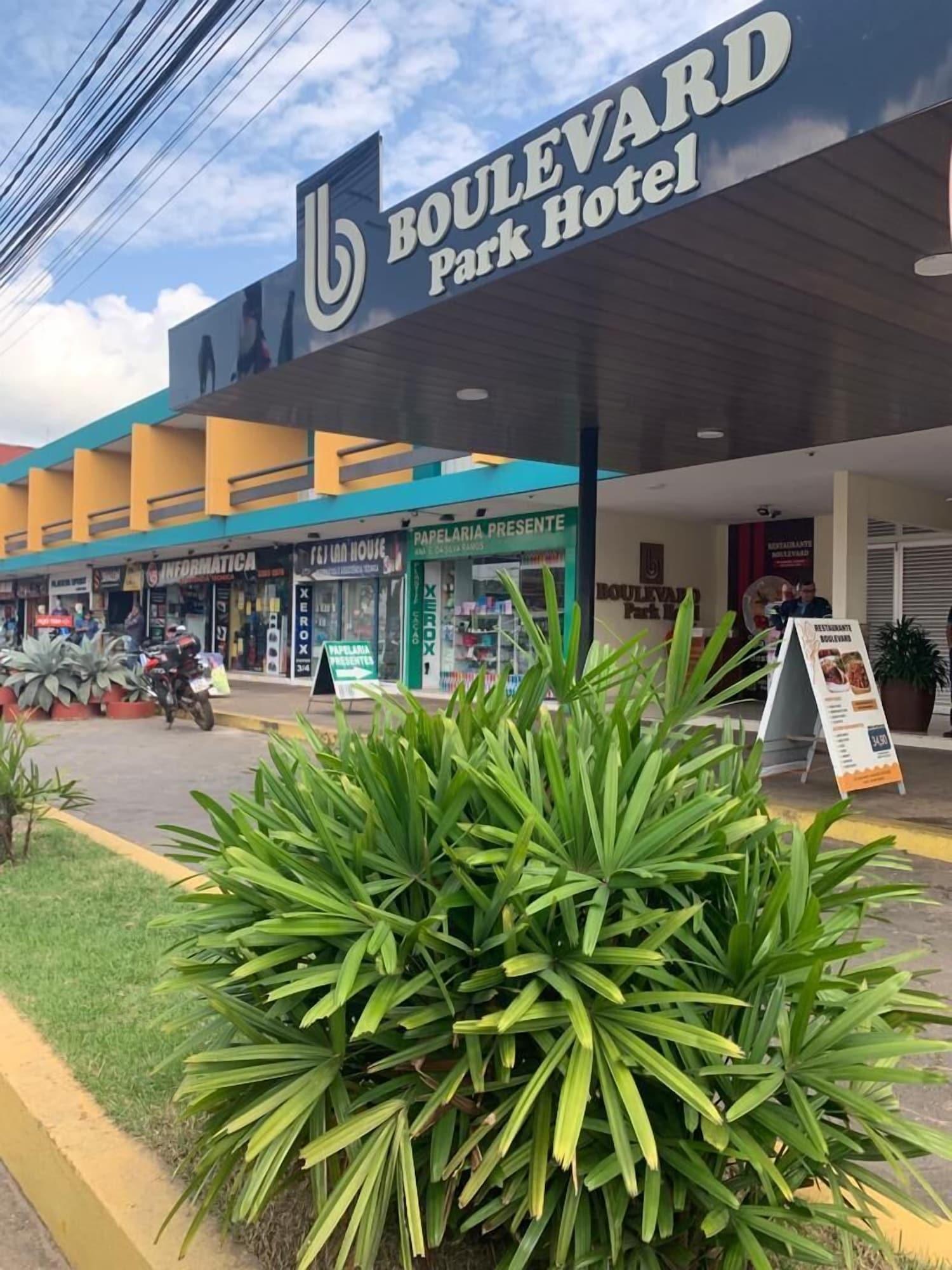 Varios Boulevard Park Hotel