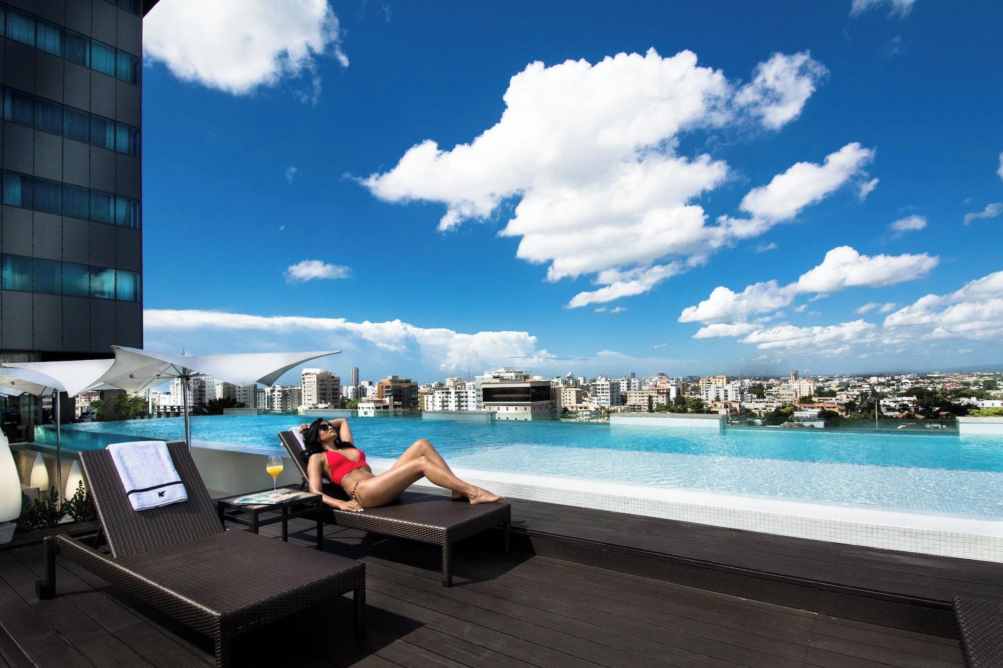 Vista Piscina JW Marriott Hotel Santo Domingo