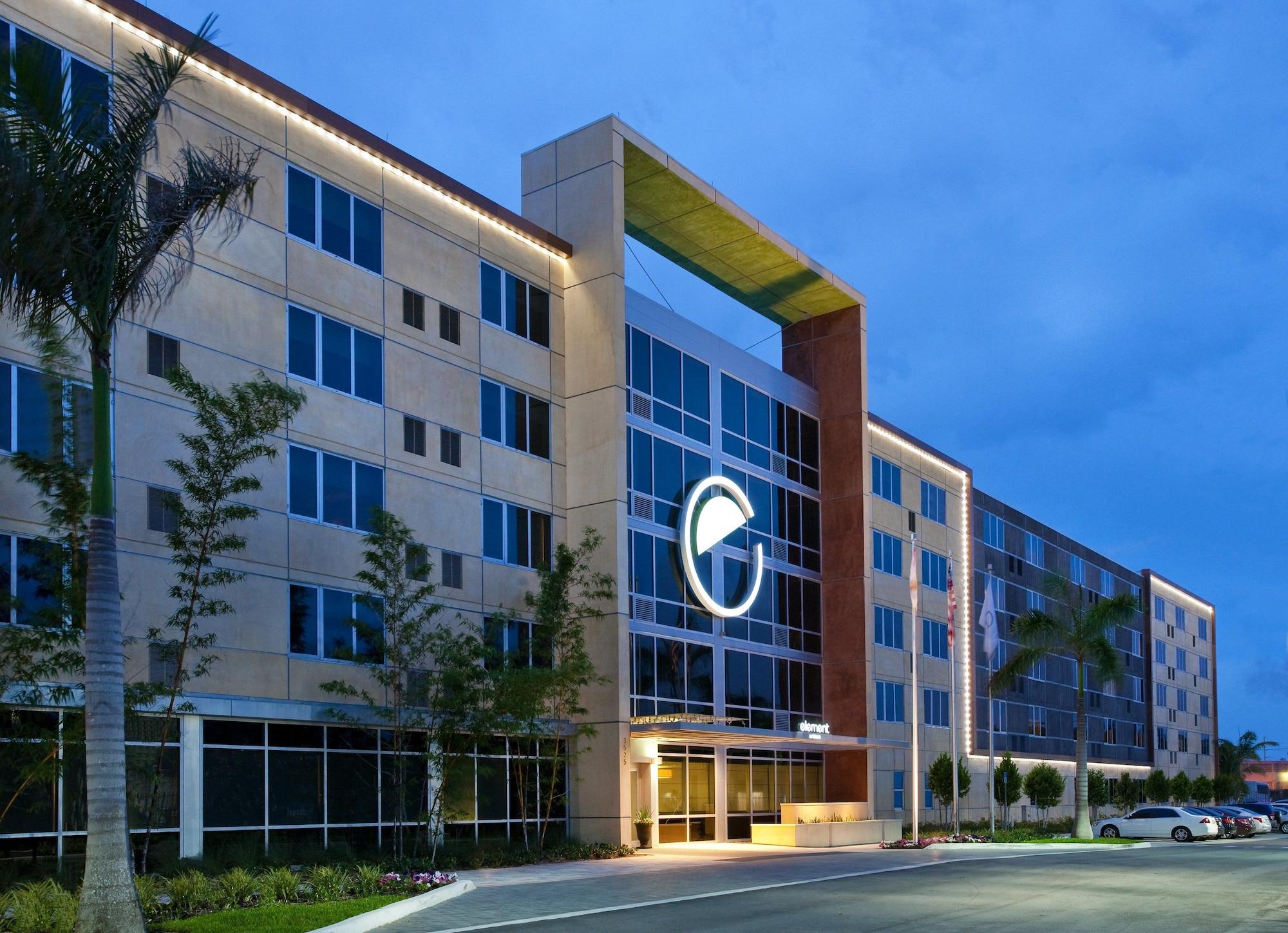 Varios Element Miami International Airport