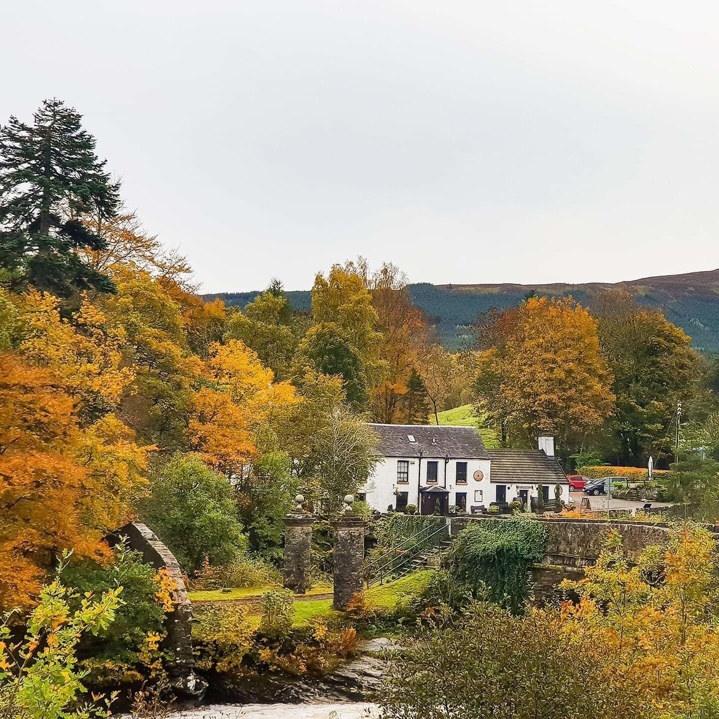 Vista Exterior The Falls Of Dochart Inn