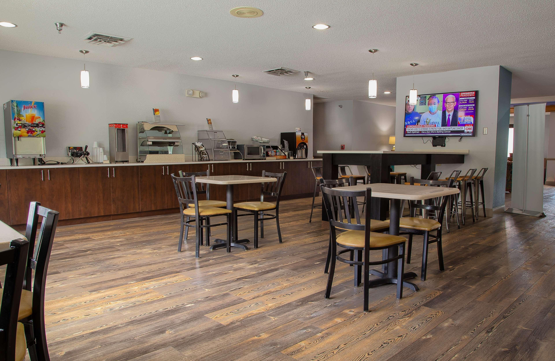Restaurant SureStay Plus Hotel by Best Western Tarboro