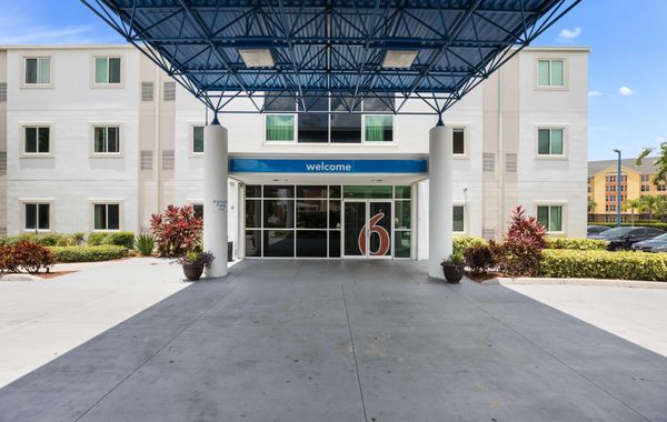 Motel 6 Orlando, FL - International Dr - Hoteles cerca de Universal Studios en Orlando