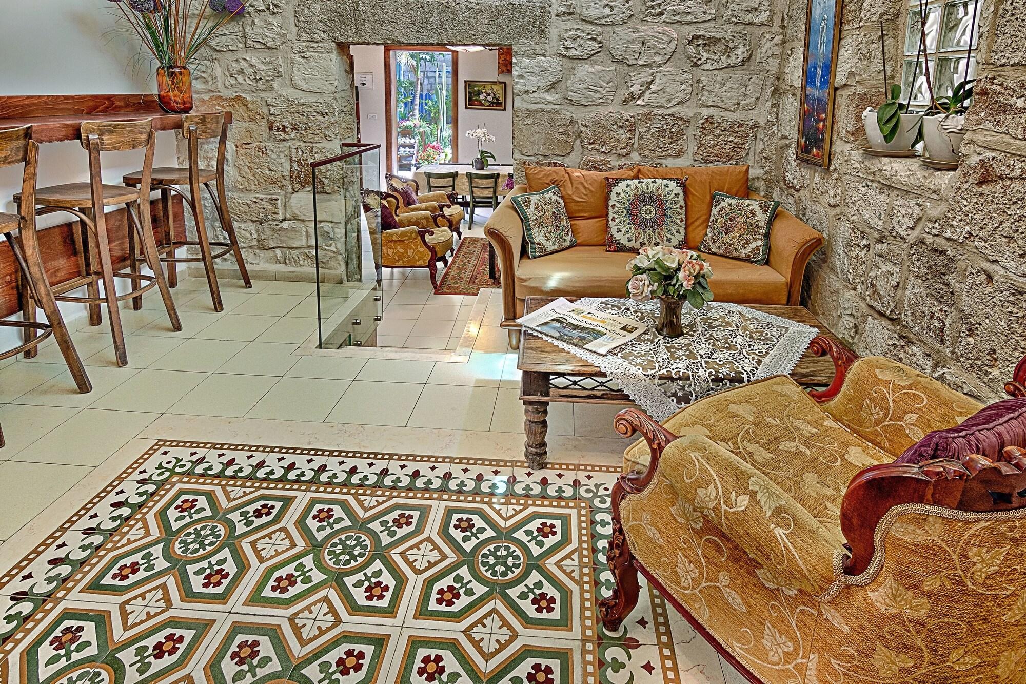 Vista Lobby Port Inn - Hostel