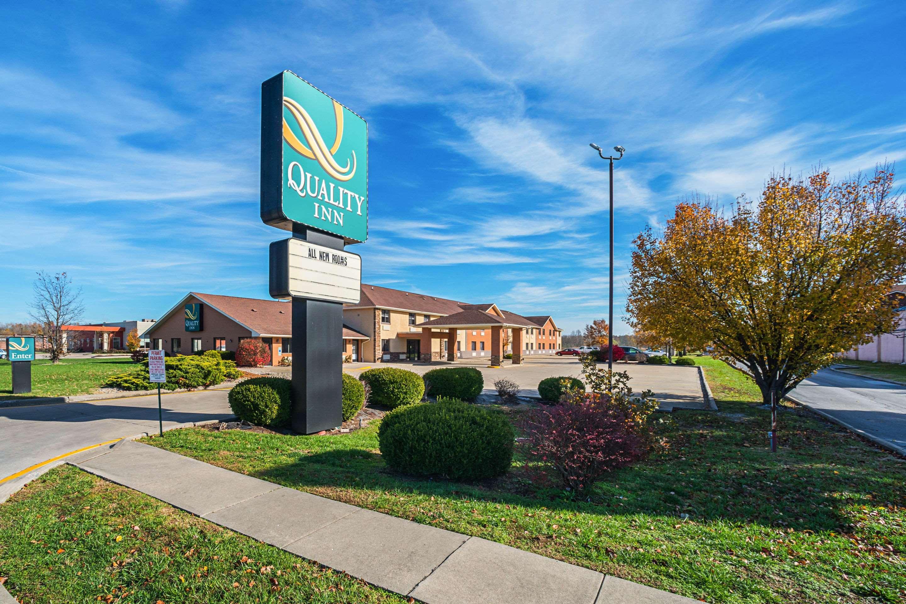 Vista Exterior Quality Inn Carbondale University area