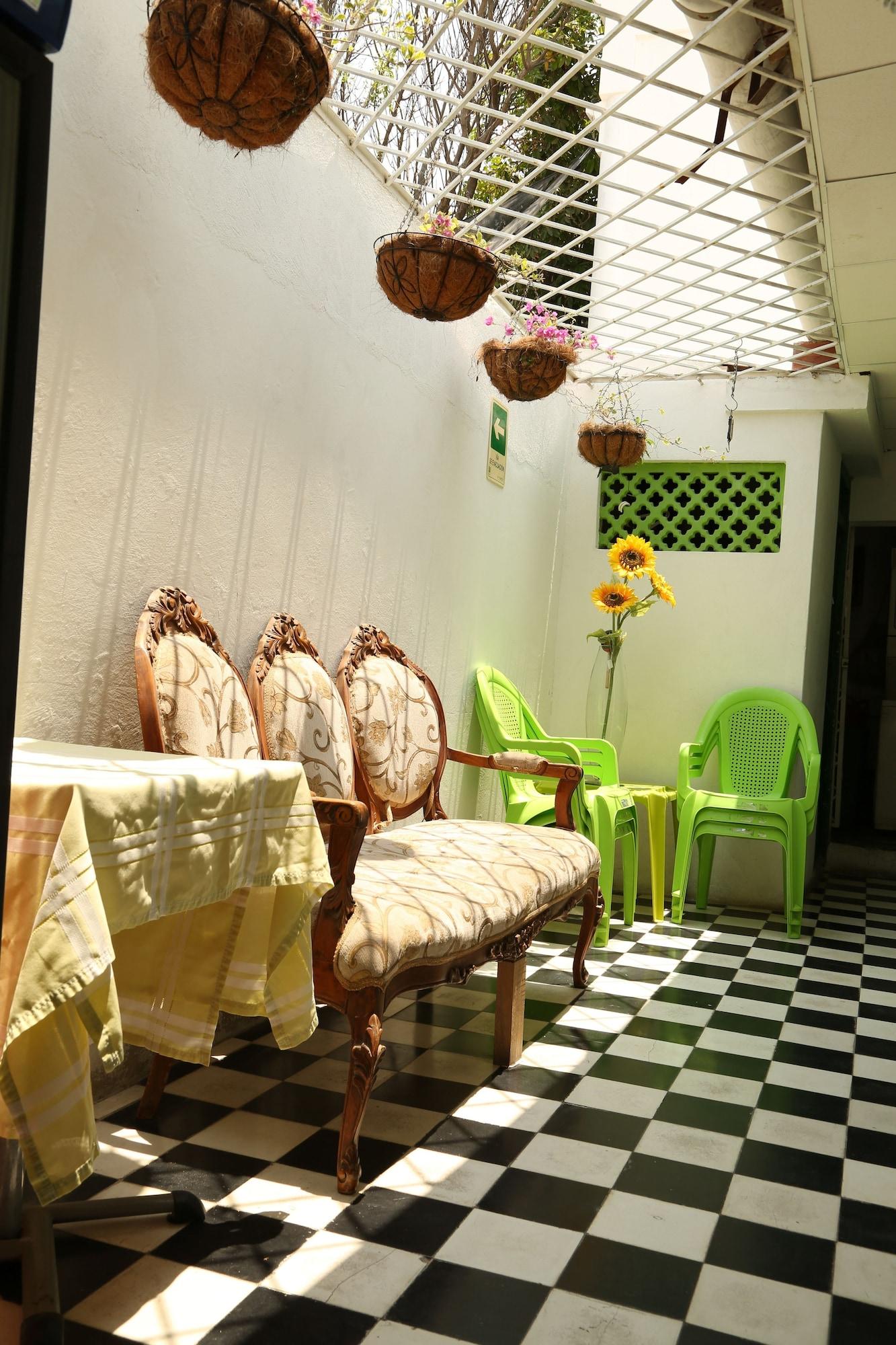 Varios Hostel Green House Getsemani