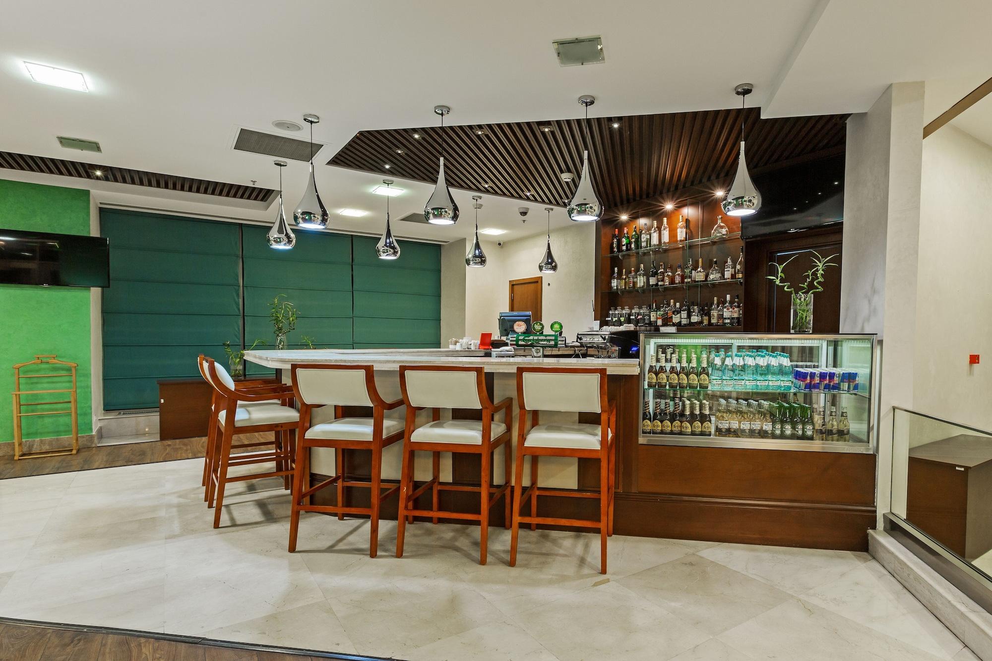 Bar/Salón Dedeman Oskemen Tavros