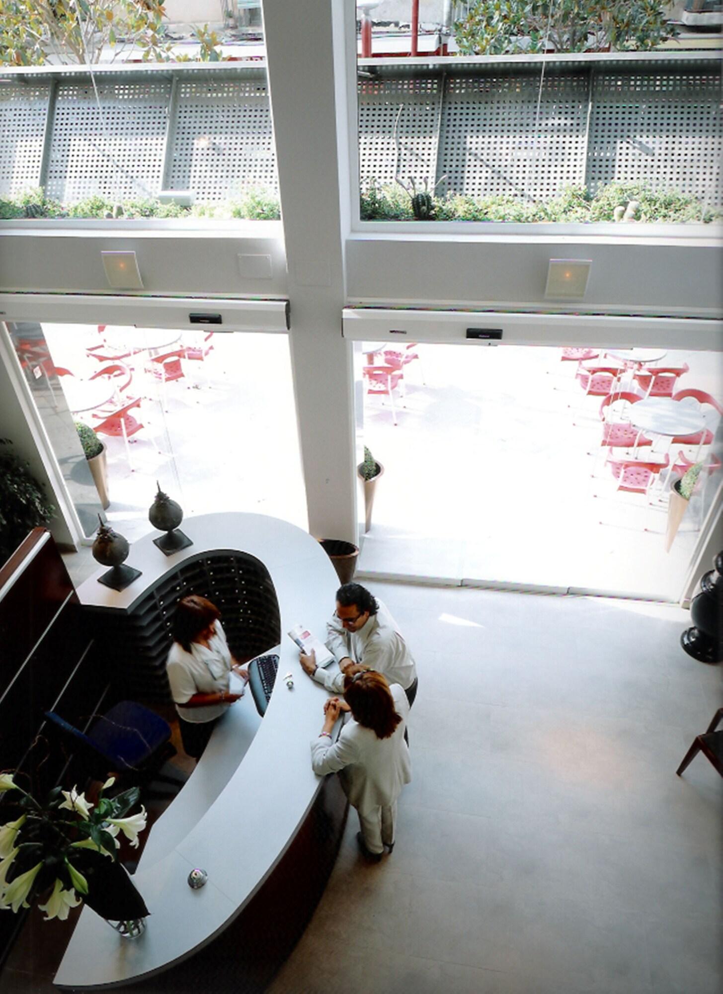 Vista Lobby Evenia President Hotel