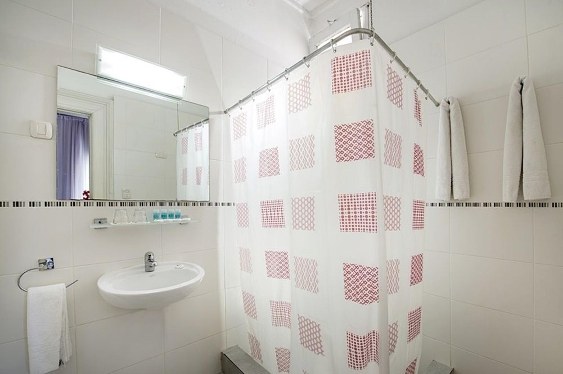 Equipamiento de Habitación Crisol Mundial
