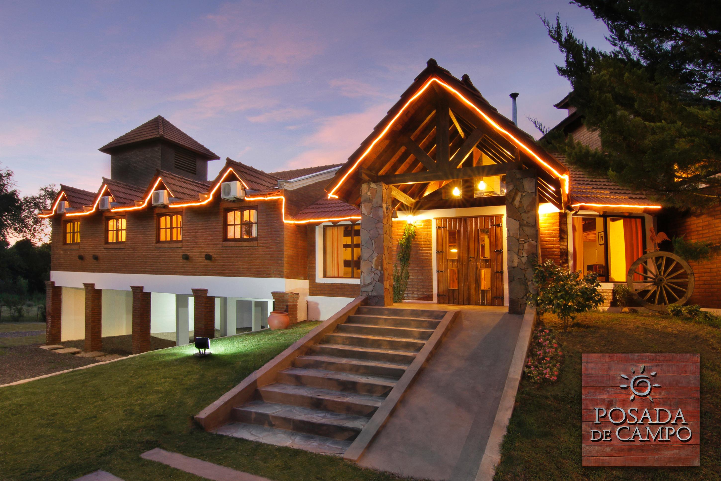Vista Exterior Posada de Campo