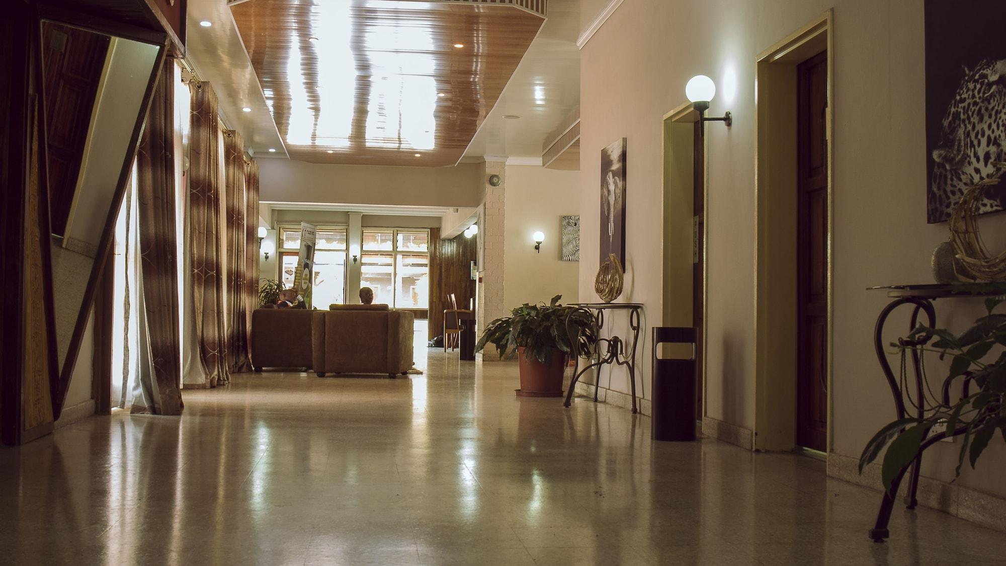 Varios Mukuba Hotel