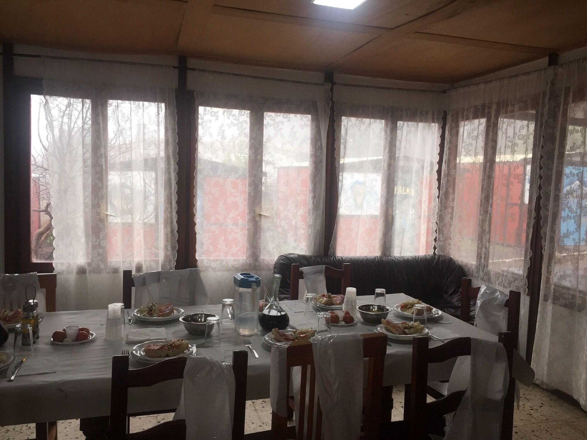 Restaurant Campamento Quimpi Hostel