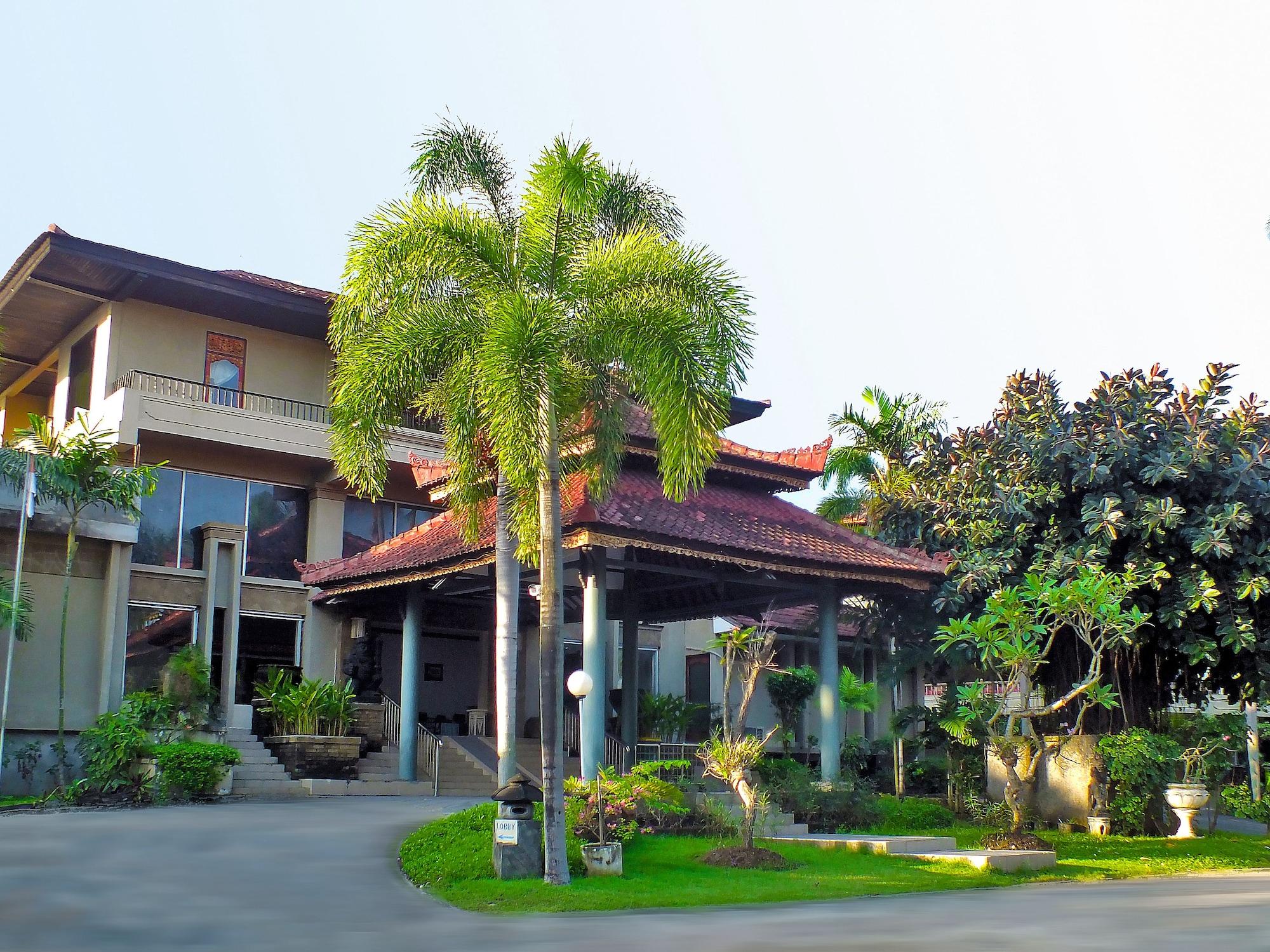 Vista Exterior Palm Beach Hotel Bali