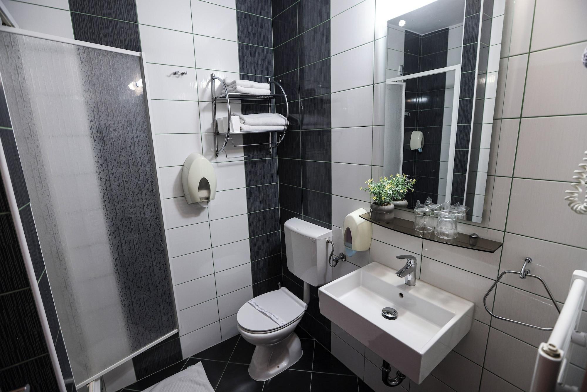 Equipamiento de Habitación Hotel Zagi