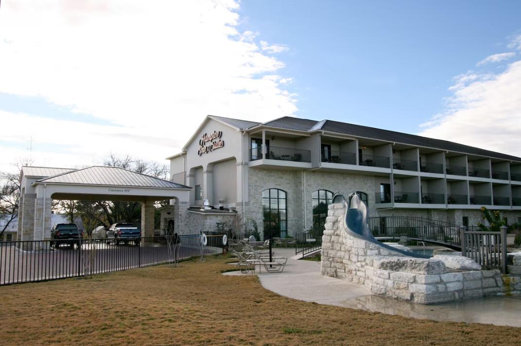 Vista Exterior Hampton Inn & Suites Fredericksburg