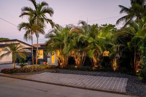 Renta temporal - Walk to Wilton Drive - Spacious Quiet Villa 2 HOT TUB