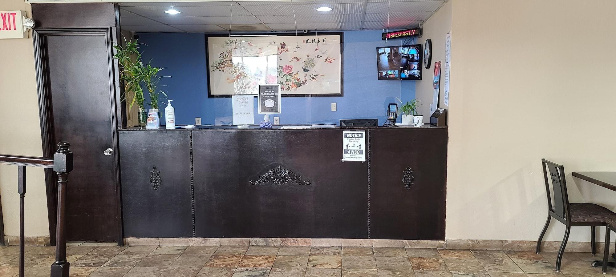 Vista Lobby Fairview Inn & Suites
