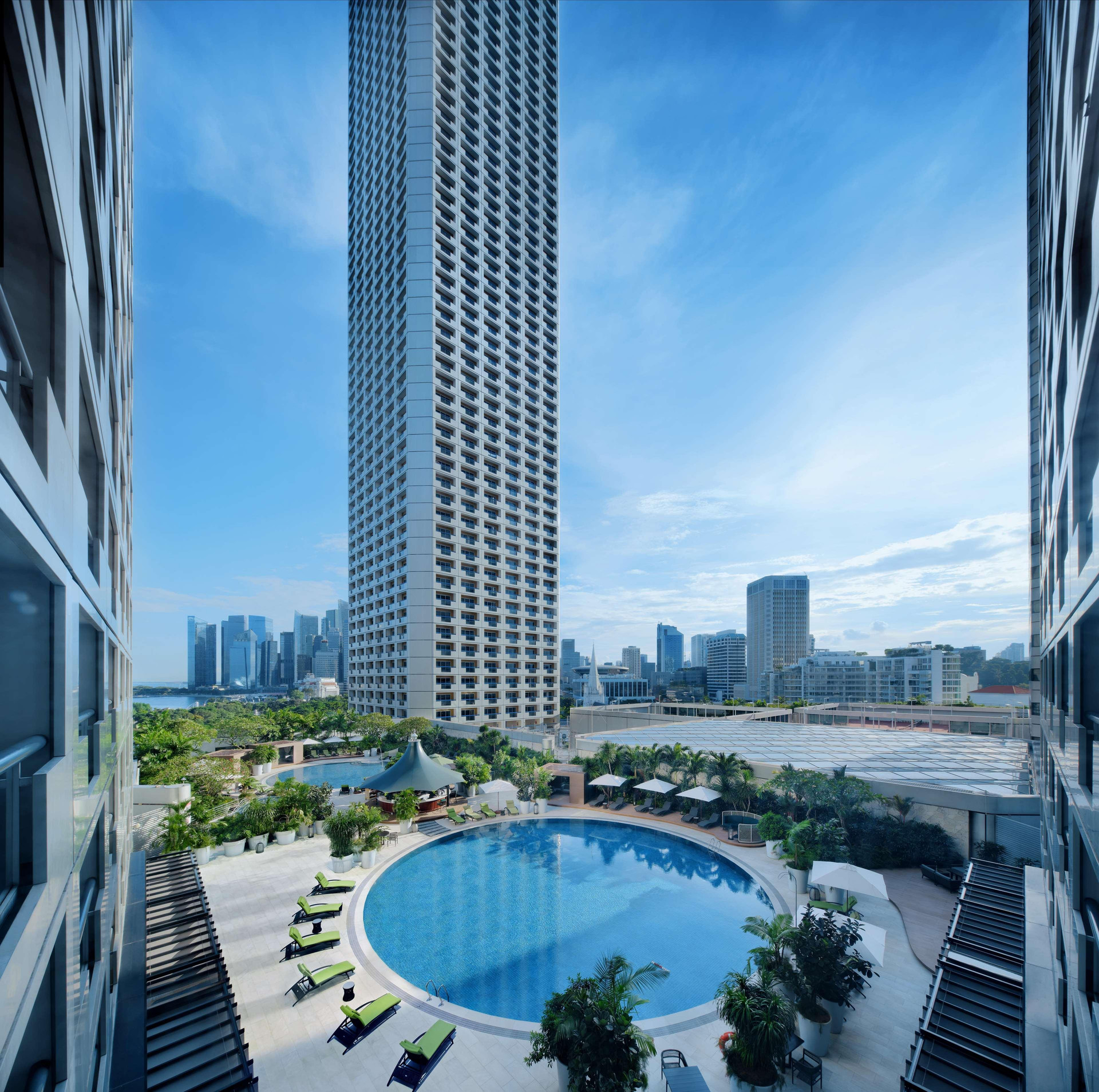 Vista da piscina Fairmont Singapore