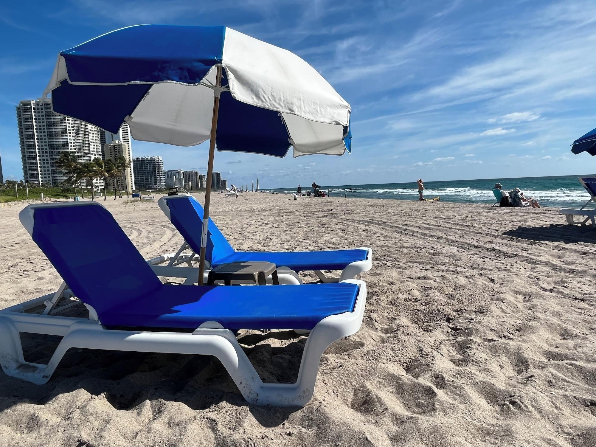 Playa Palm Beach Shores Resort and Vacation Villas
