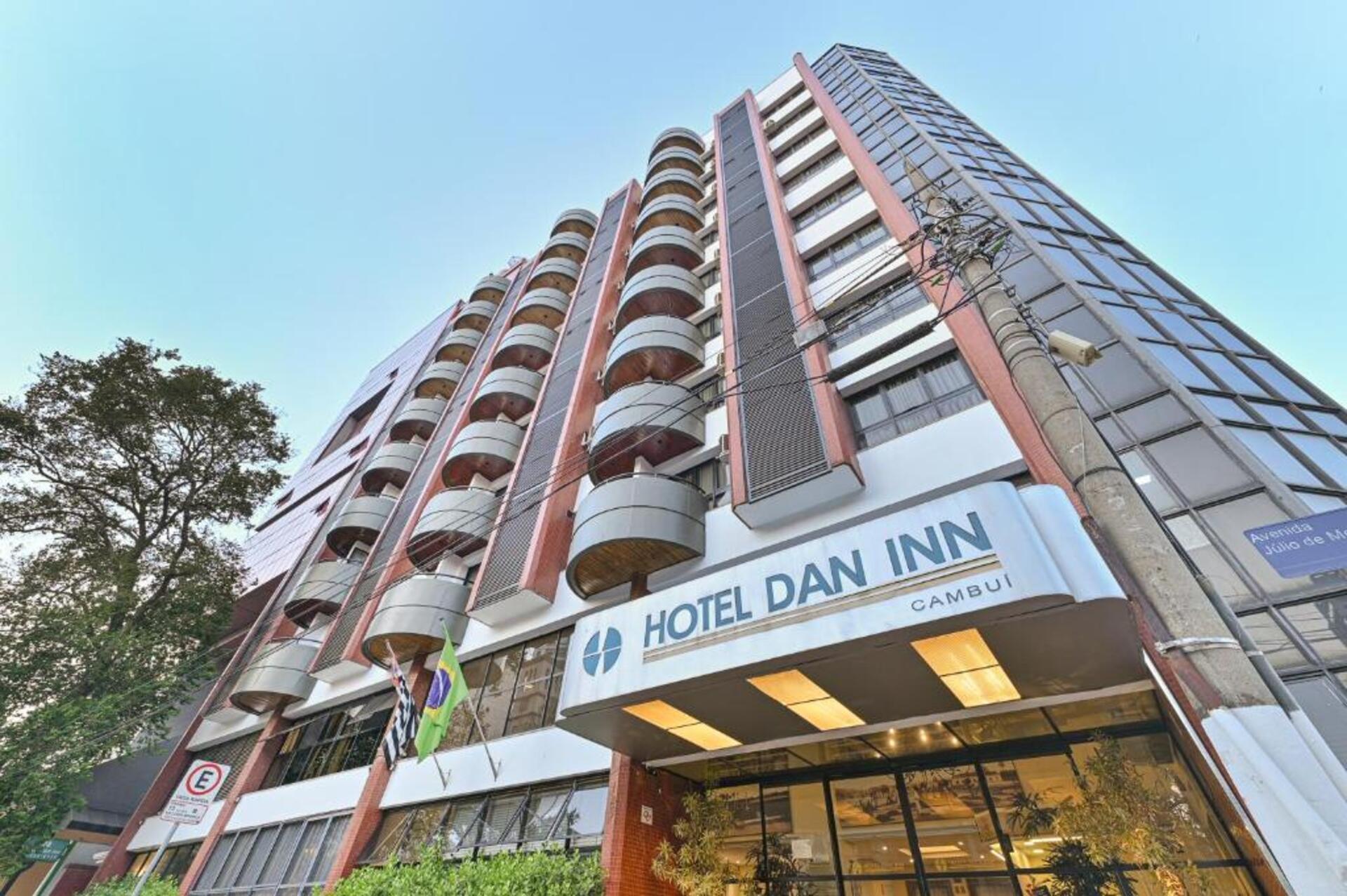 Vista Exterior Hotel Dan Inn Campinas Cambuí By Nacional Inn