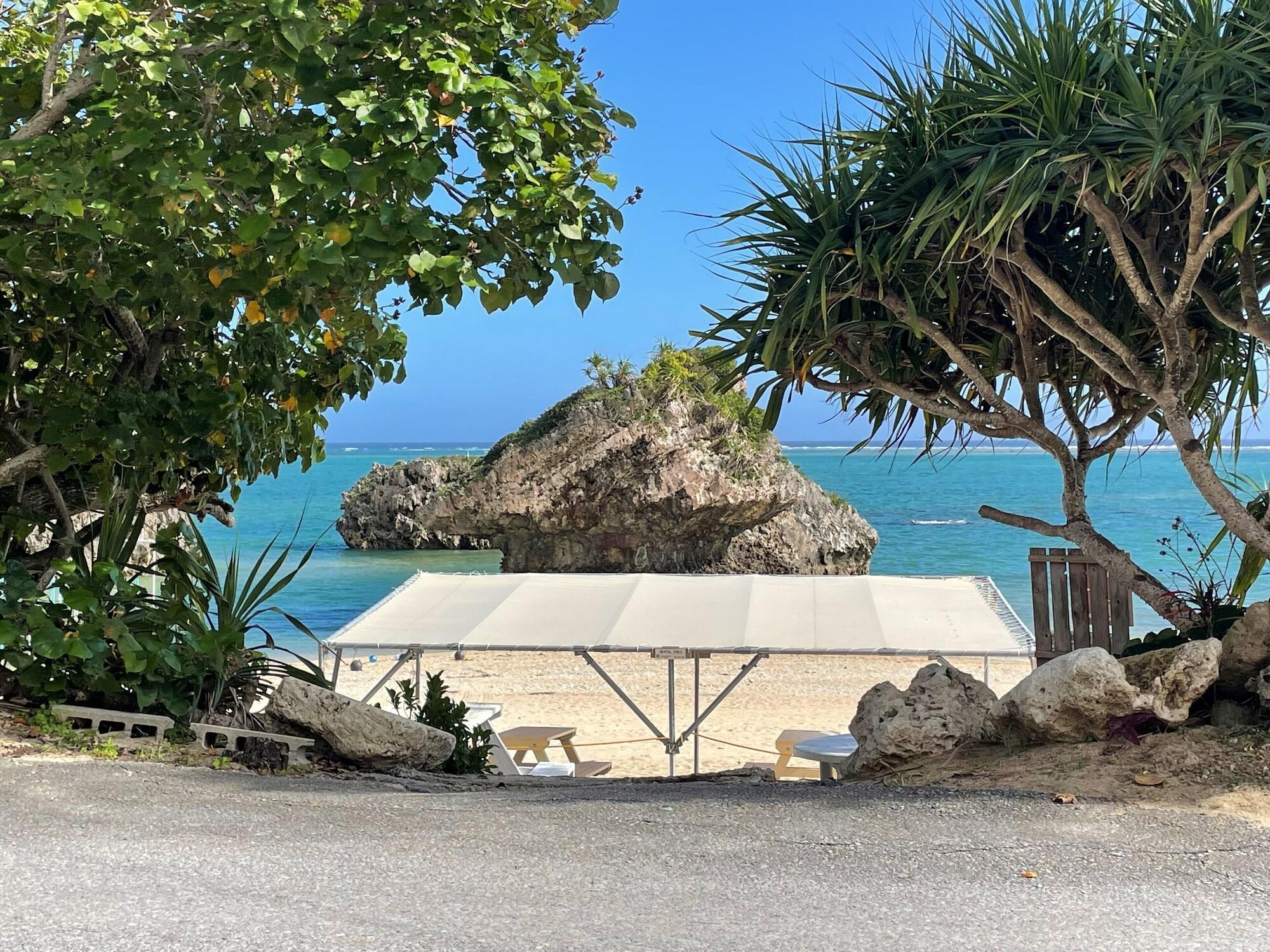 Vista Exterior Beach side Pension mibal