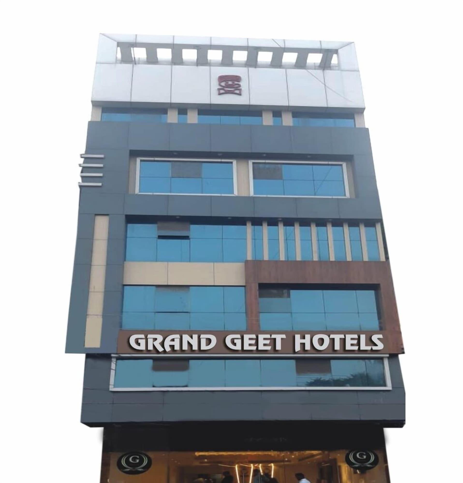 Varios Grand Geet Hotel