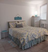Alquiler Vacacional - Sonscape's Cozy 1-Bdr 1-Bath Private Guest Suite Opens Right Onto the Beach!