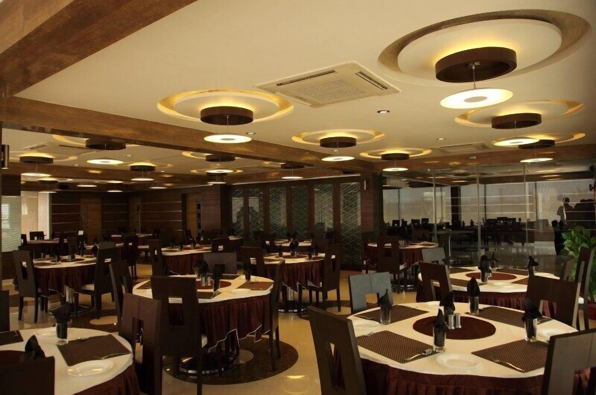 Restaurant Pearl Hotel & Banquets
