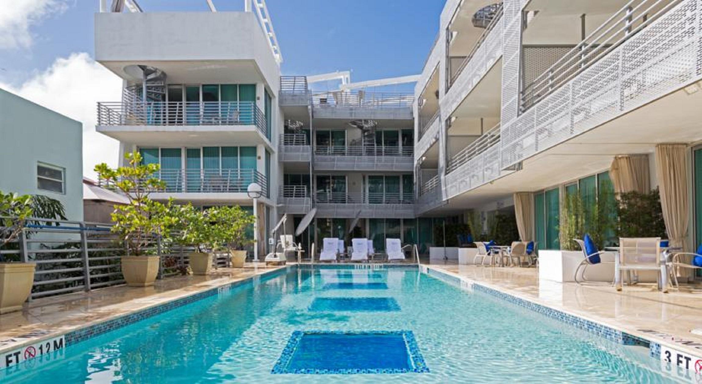 Vista Piscina SBV Luxury Ocean Hotel Suites