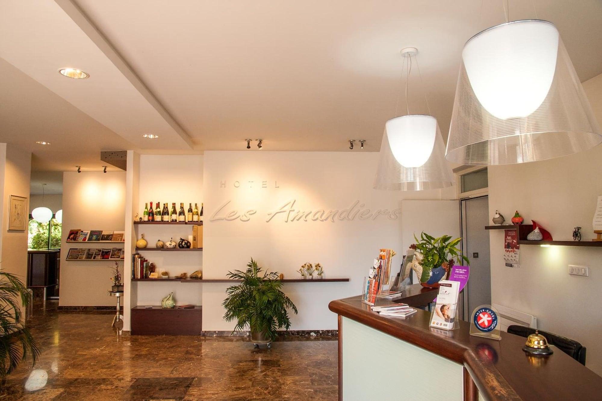 Bar/Salón Hôtel Les Amandiers