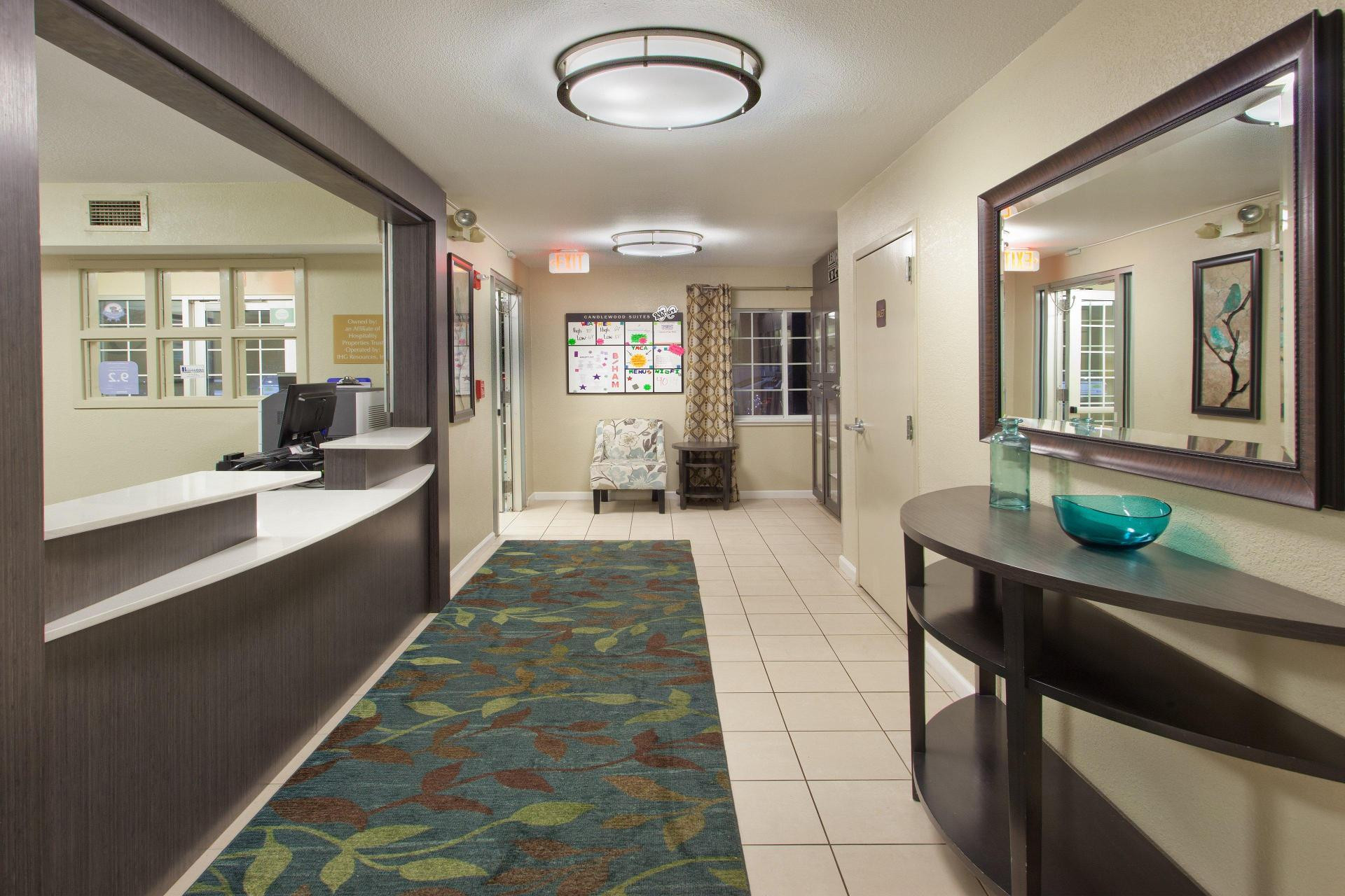 Vista Lobby Sonesta Simply Suites Dallas Las Colinas