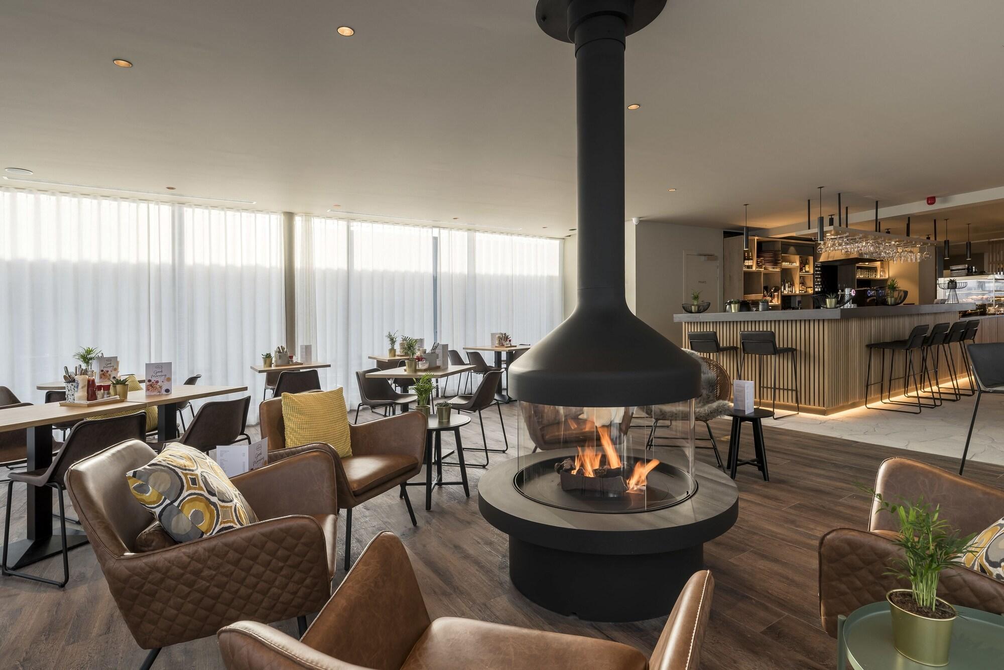 Bar/Salón PREMIER SUITES PLUS Antwerp