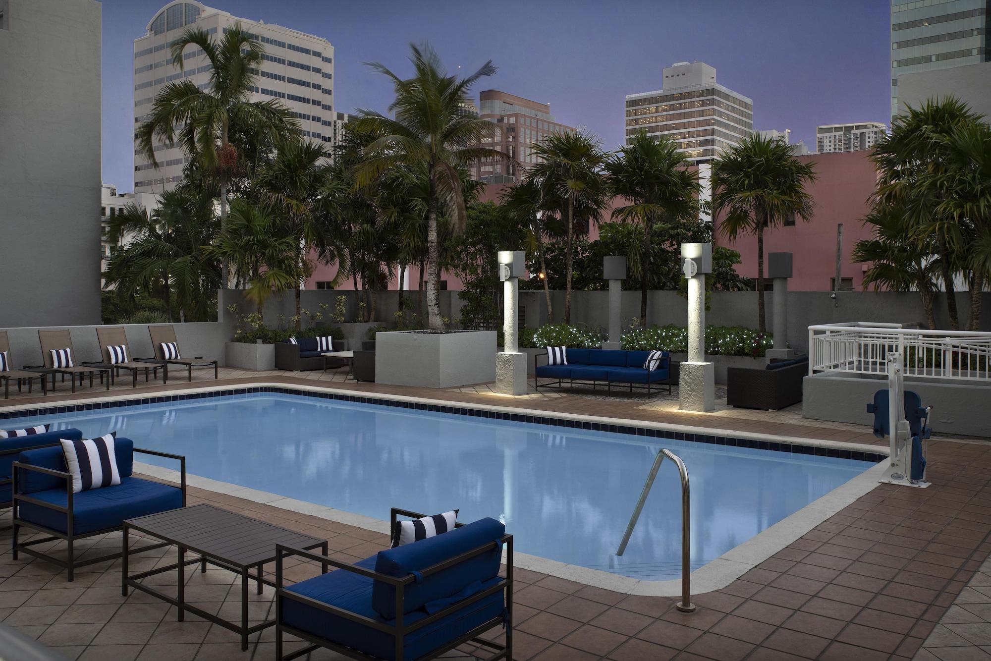 Vista Piscina Hampton Inn Ft. Lauderdale/Downtown Las Olas Area