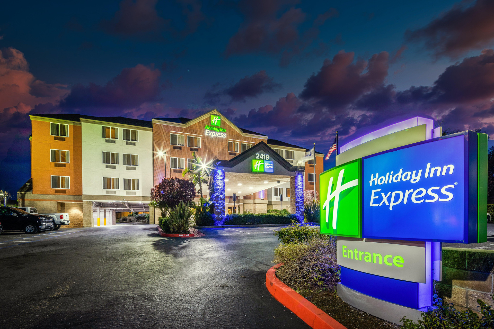 Vista Exterior Holiday Inn Express Castro Valley