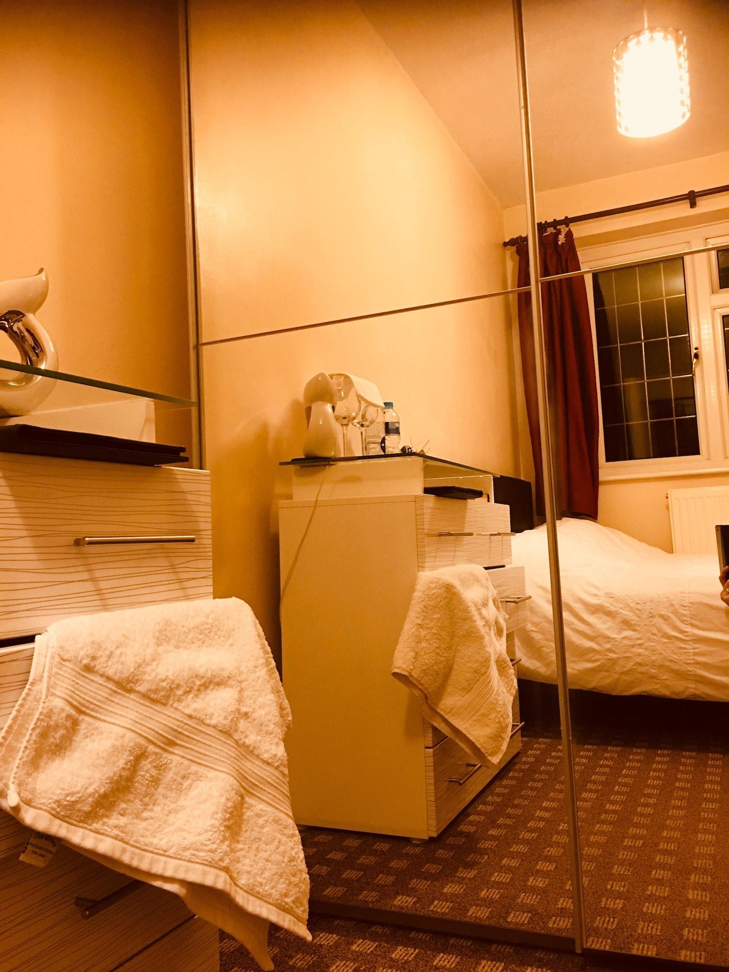 Habitación Bianca's House Hotel Heathrow Airport