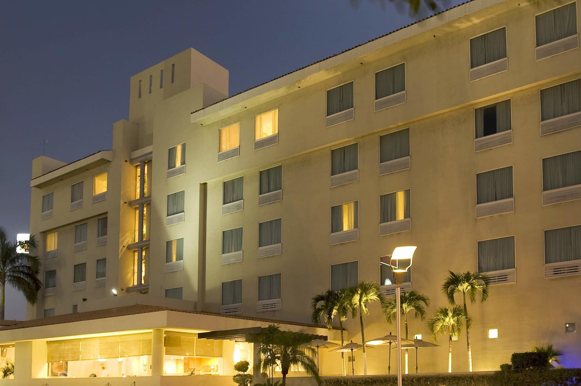 Vista Exterior Fiesta Inn Ciudad Del Carmen