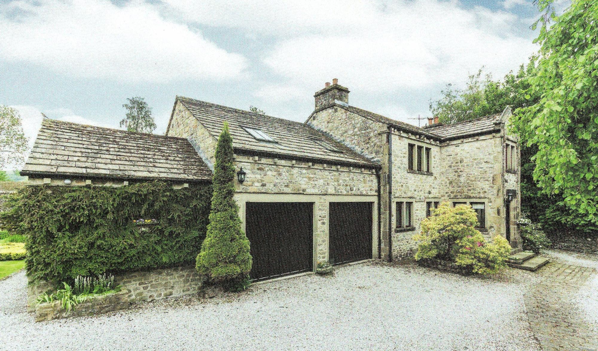 Varios Cleveliot House