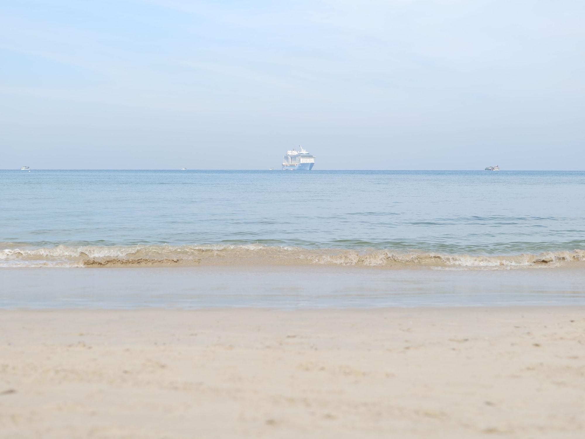 Playa Clarian Hotel Beach Patong