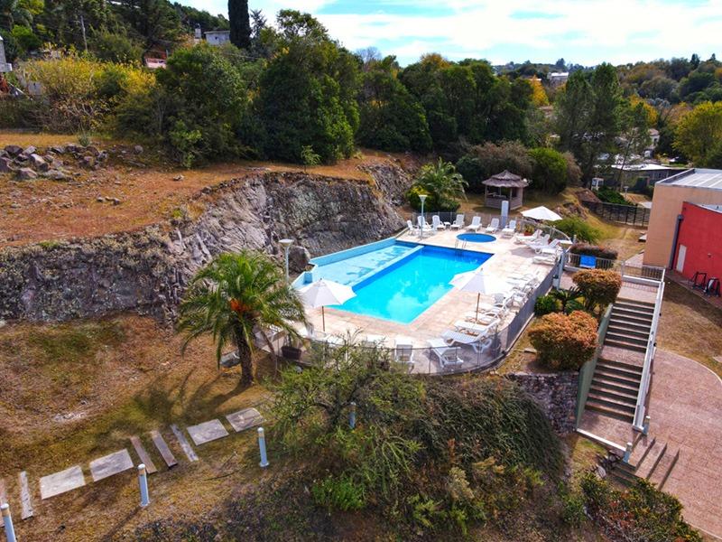 Vista Piscina Howard Johnson Rio Ceballos Hotel Casino