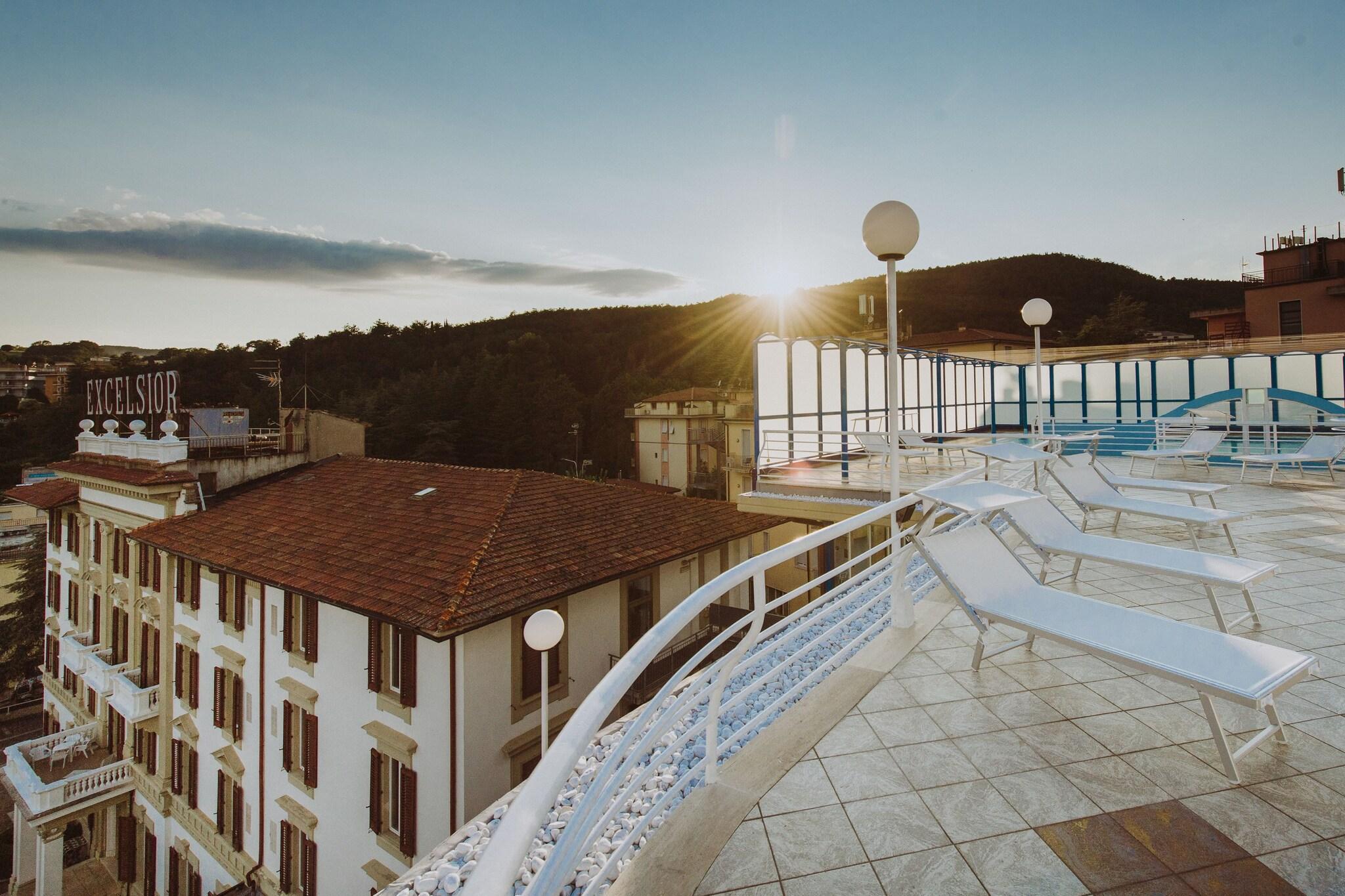 Vista Exterior Grand Hotel Excelsior