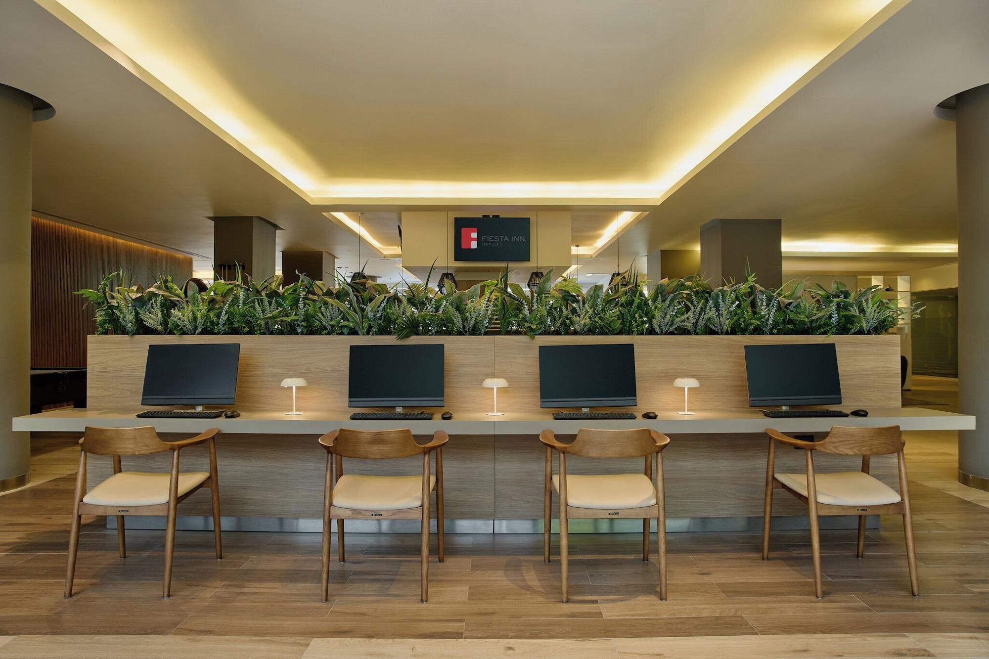 Vista Lobby Fiesta Inn Monterrey Valle